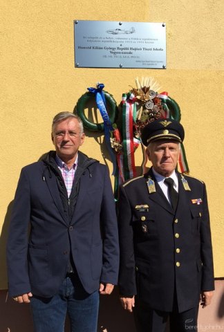 Emléktábla avatás 17